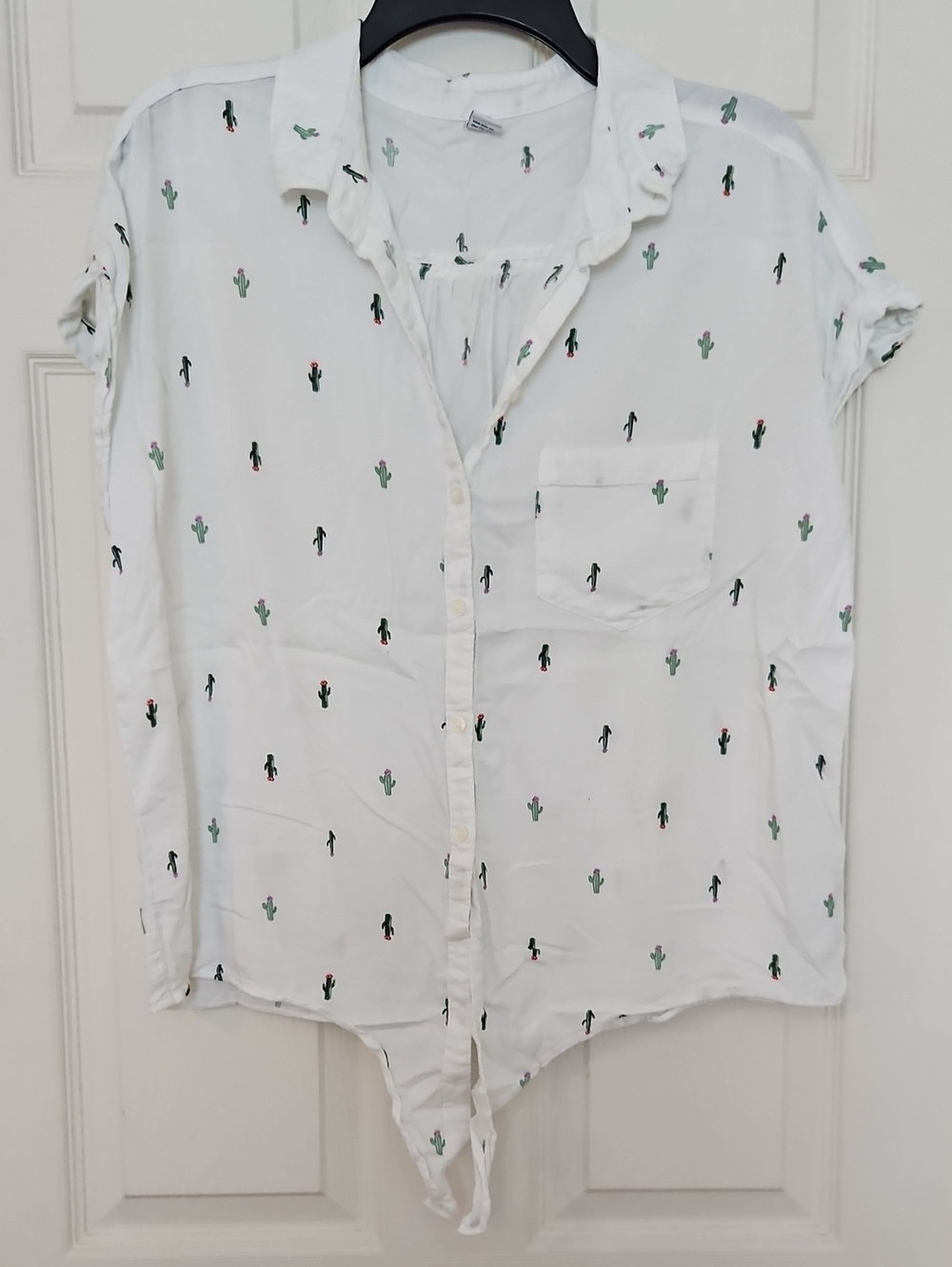 Old Navy White Short-Sleeve Button-Down Shirt with Green Cactus Print
